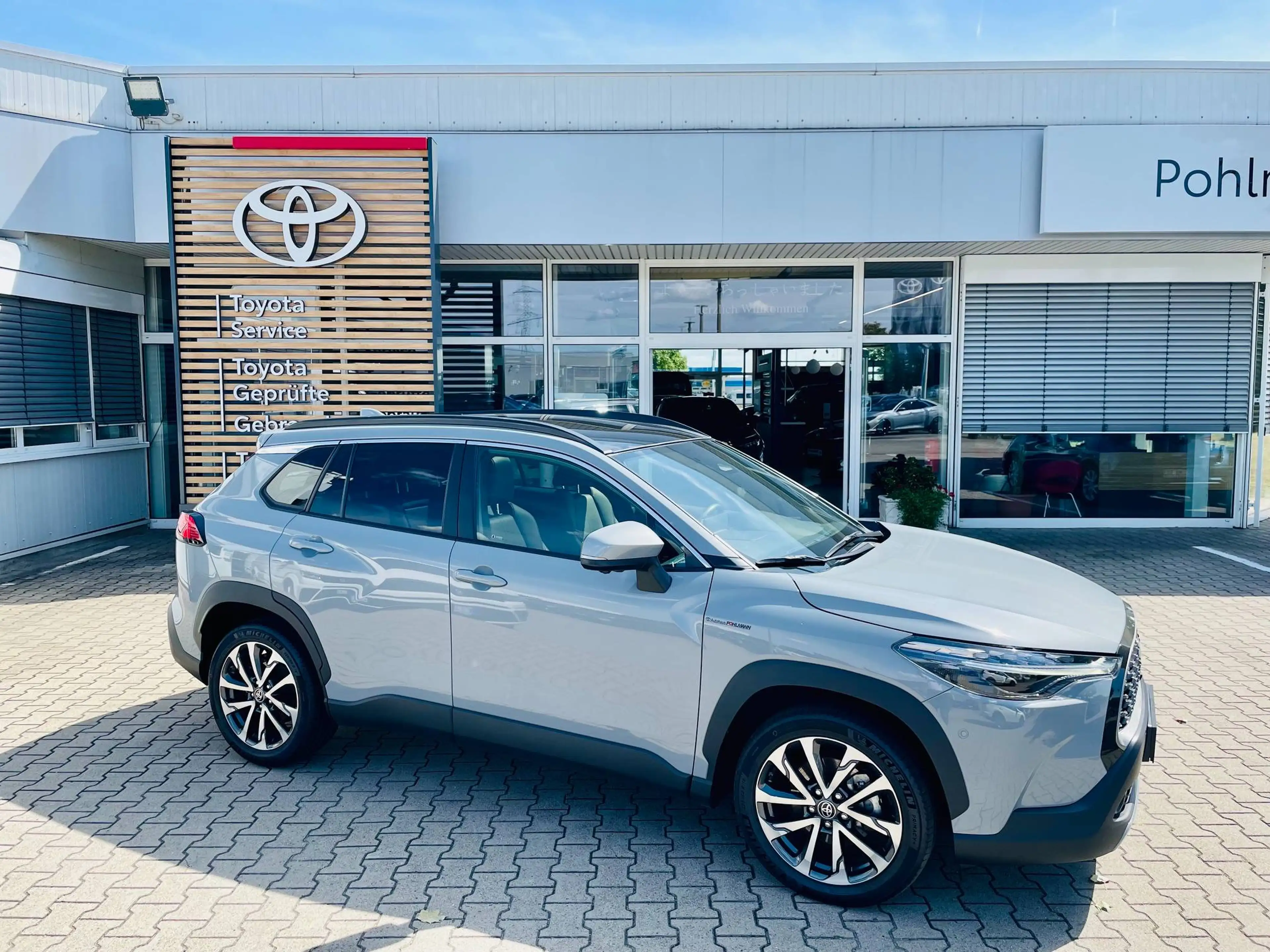 Toyota Corolla Cross 2.0 Hybrid Lounge DACH*LEDER*360°