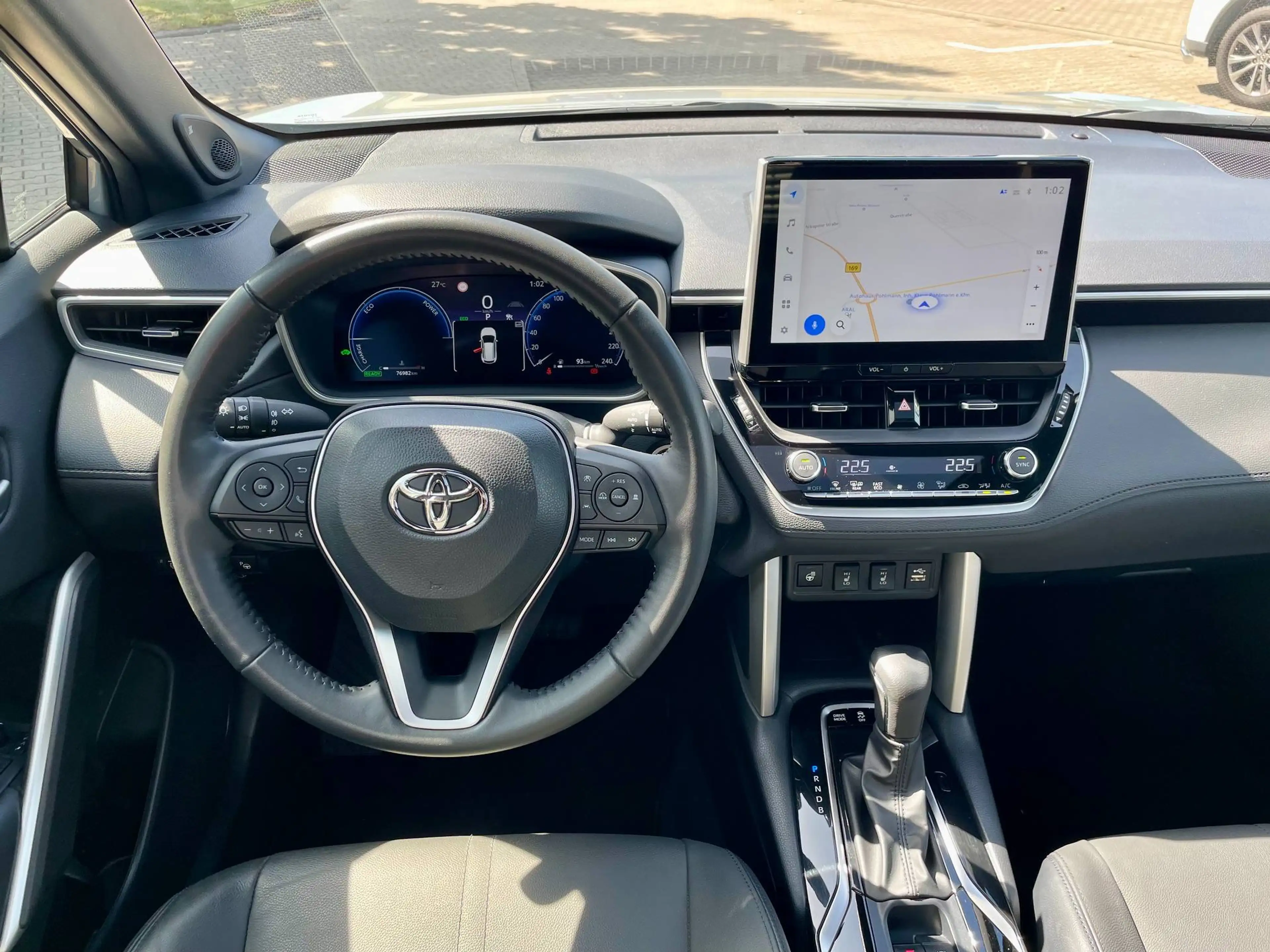 Toyota Corolla Cross 2.0 Hybrid Lounge DACH*LEDER*360° — photo 14
