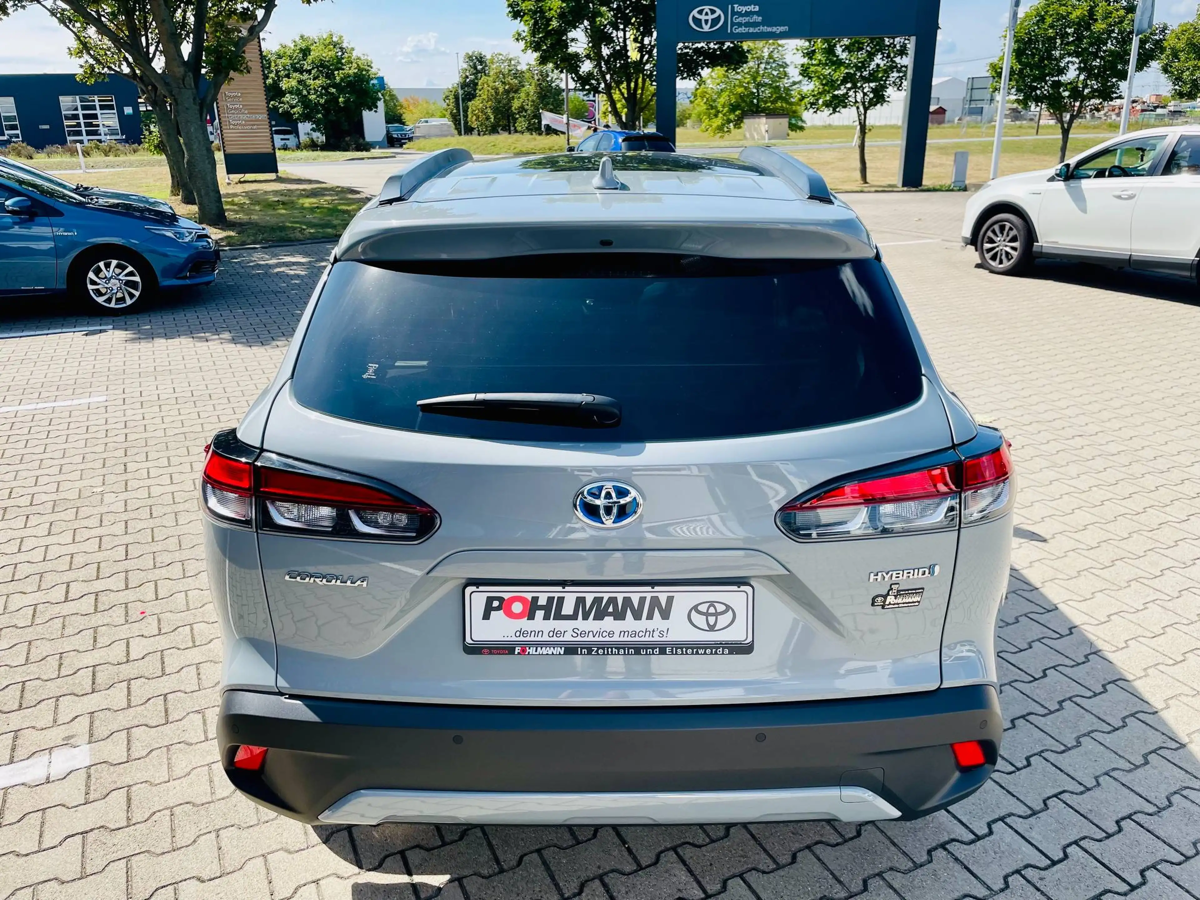 Toyota Corolla Cross 2.0 Hybrid Lounge DACH*LEDER*360° — photo 7