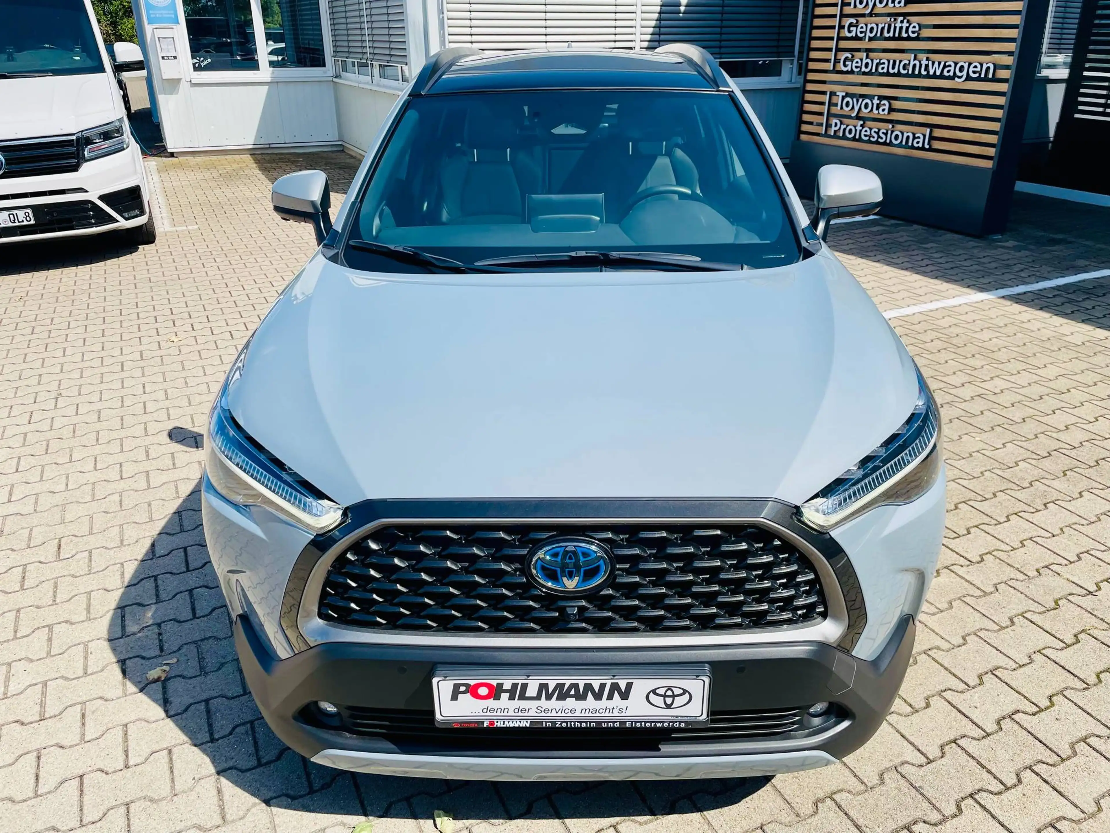 Toyota Corolla Cross 2.0 Hybrid Lounge DACH*LEDER*360° — photo 3