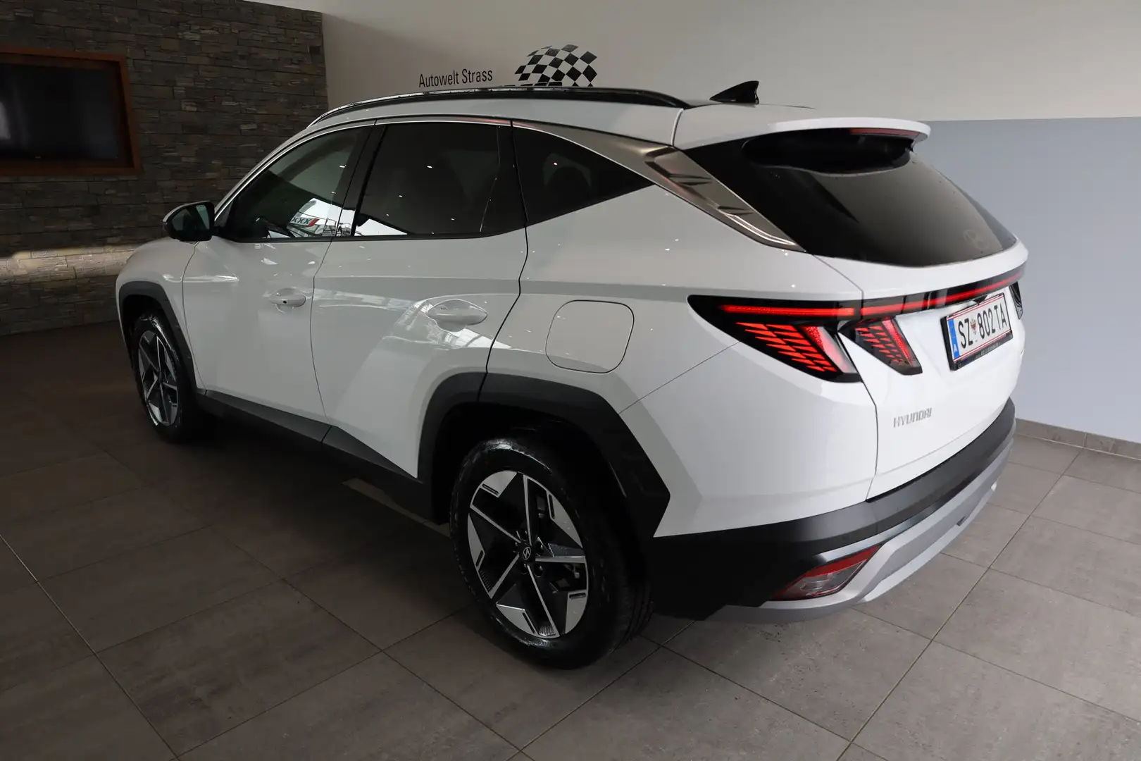 Hyundai TUCSON NX4 GO Plus 1,6 T-GDi HEV 4WD AT Blanc - 2