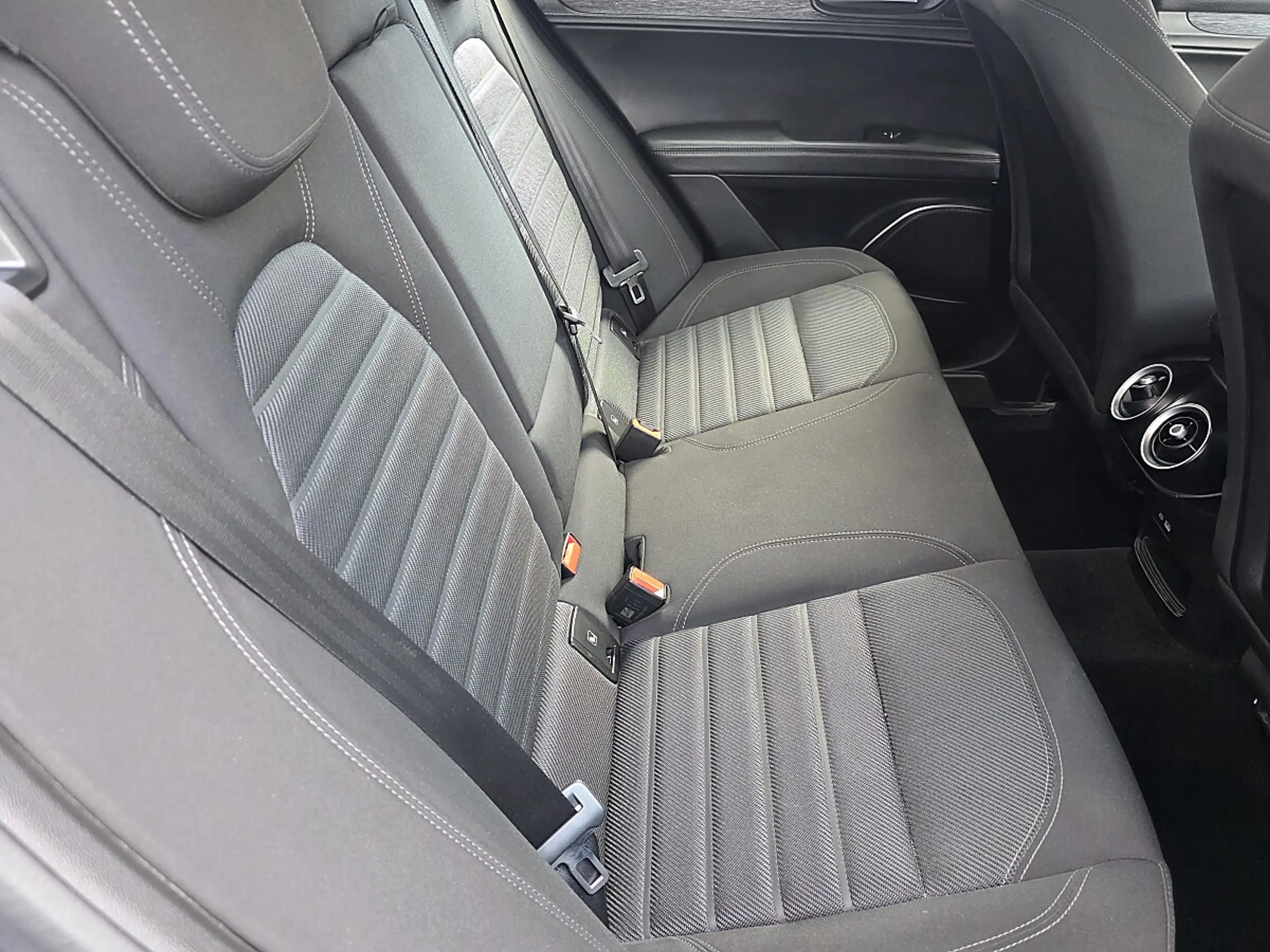 Alfa Romeo Stelvio 2,2 JTDM Business Q4 — photo 15