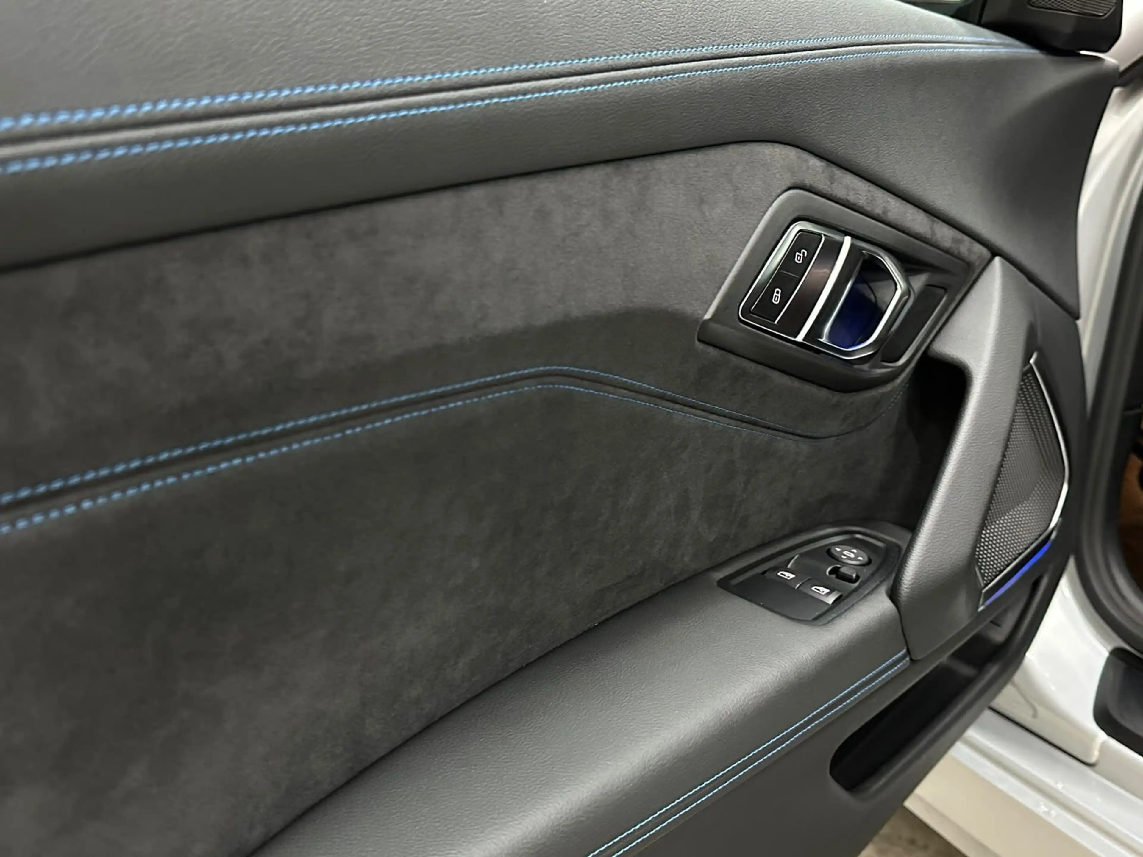 BMW Z4 sDrive 20i M Sport — photo 10