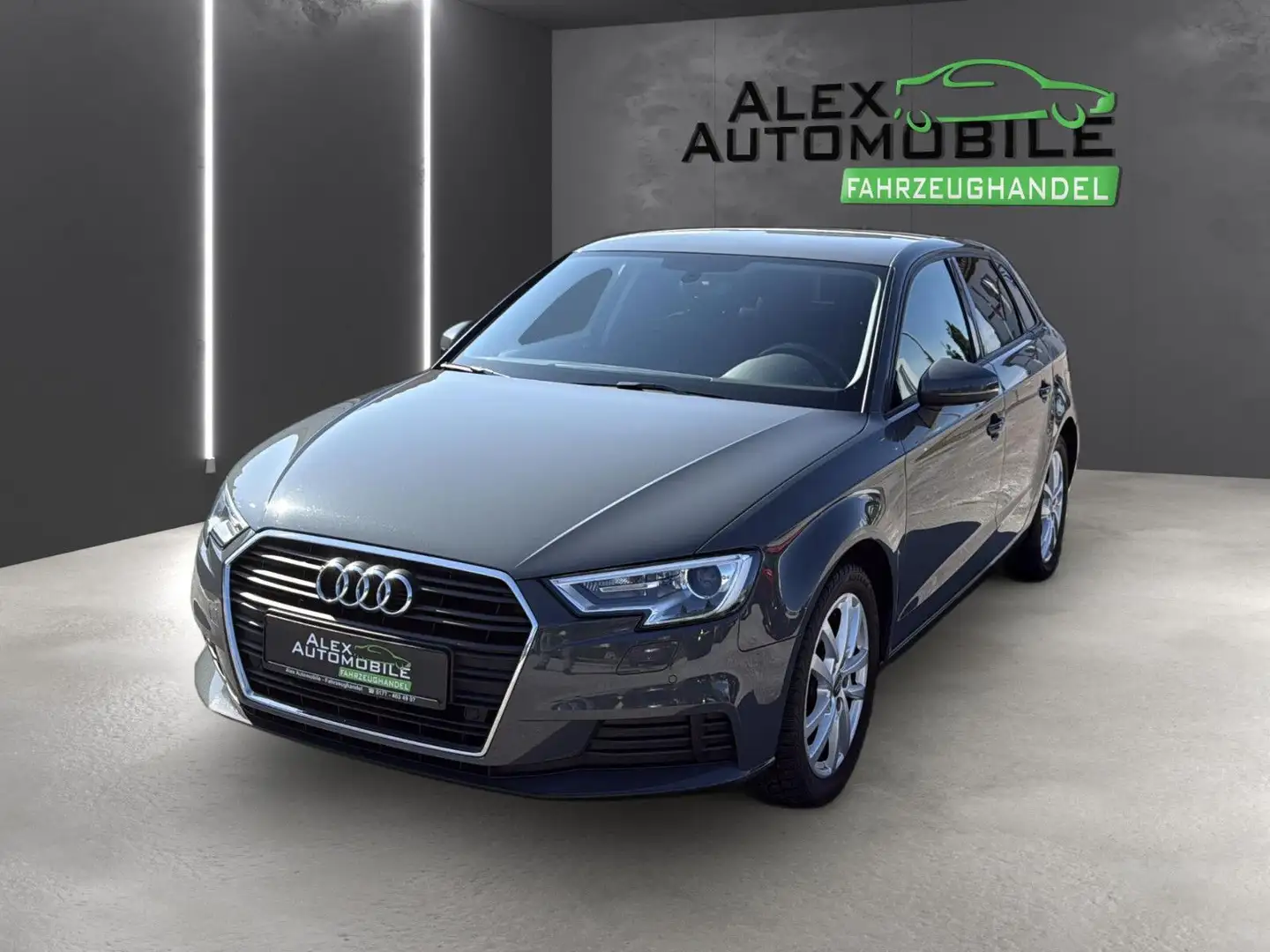 Audi A3 Sportback 35 TFSI *Bi Xenon*Navi* Grau - 2