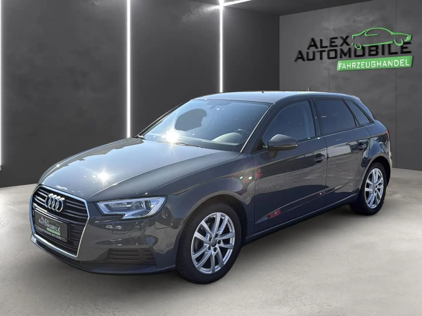 Audi A3 Sportback 35 TFSI *Bi Xenon*Navi* Grau - 1