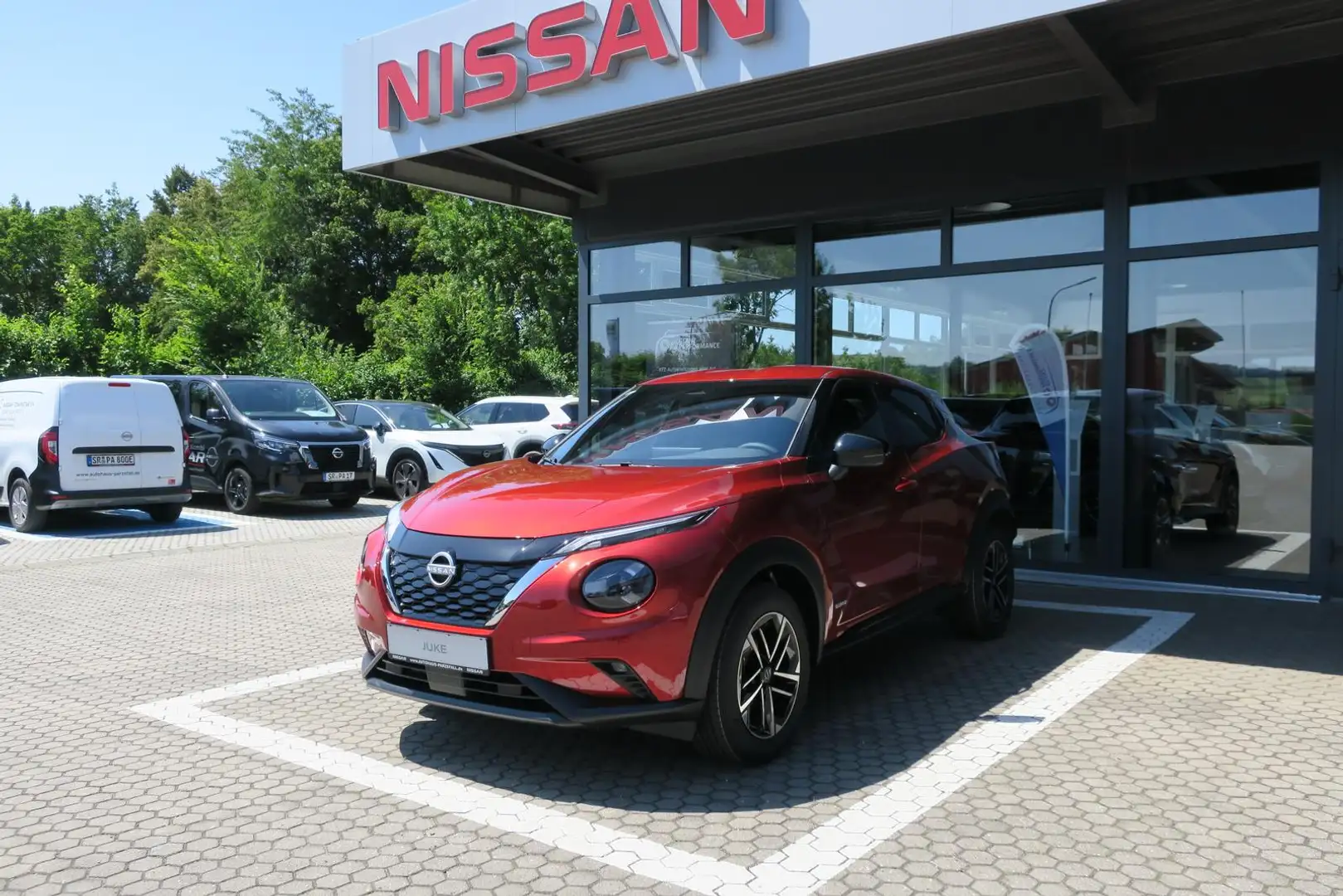 Nissan Juke 1.6 Hybrid 4AMT N-CONNECTA RFK SHZ BHF Red - 2