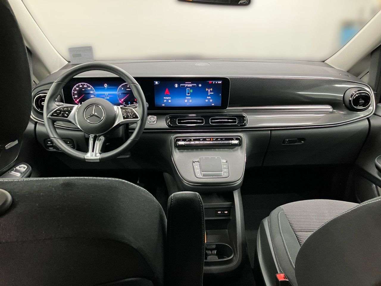 Mercedes-Benz V 220