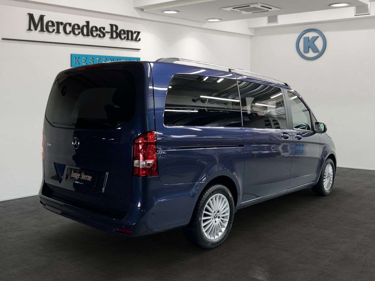 Mercedes-Benz V 220
