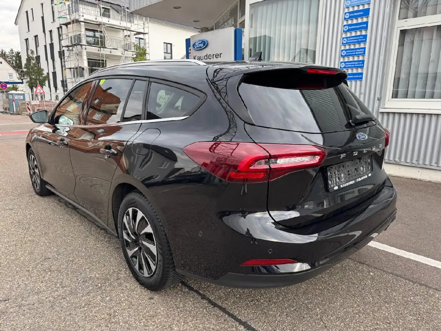 Ford Focus Titanium Schwarz - 2