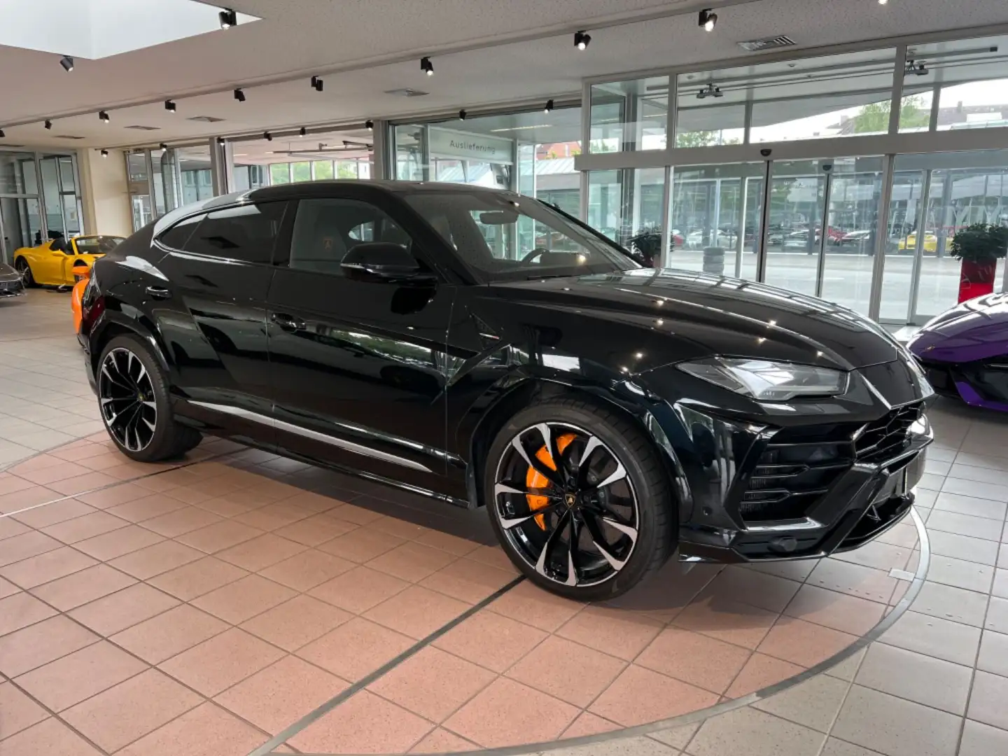 Lamborghini Urus B&O/23"/AHK/ACC/ANIMA/NIGHTV./STANDH Schwarz - 2