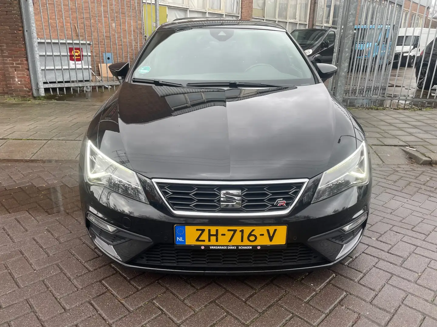 SEAT Leon 1.5 TSI FR Business Intense Negro - 2