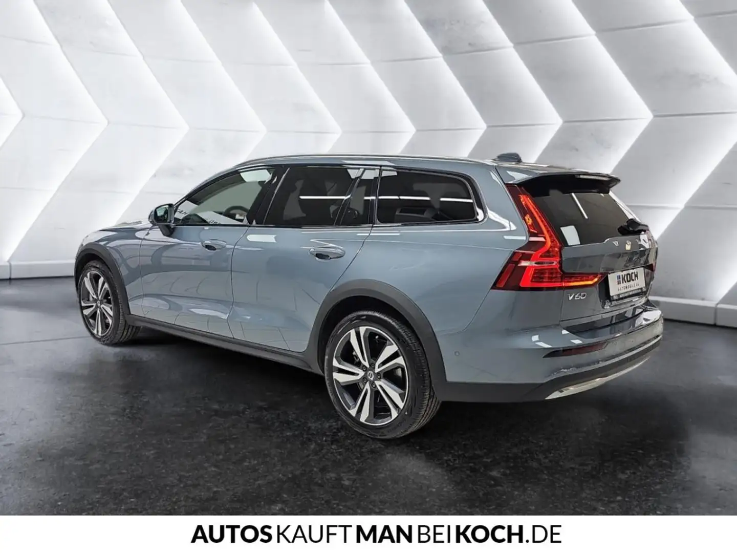 Volvo V60 Cross Country B5 AWD Ultimate ACC BLIS PANO HUD H/ Grau - 2
