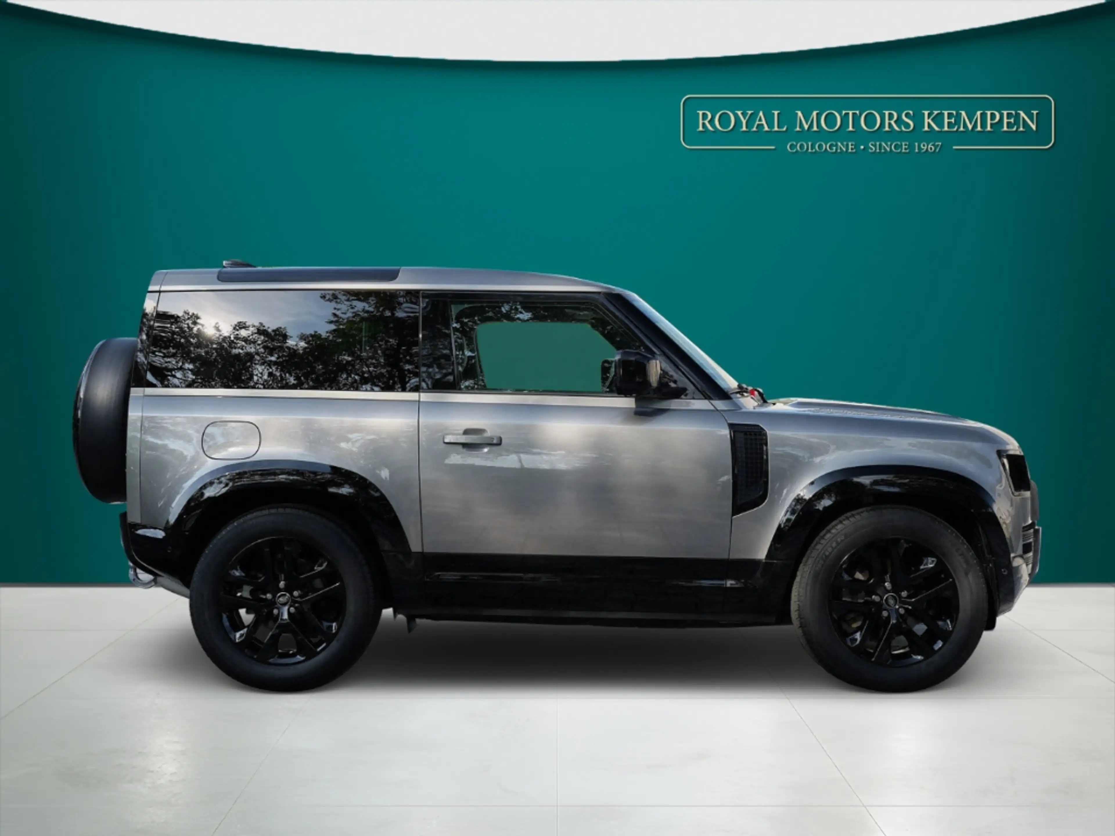 Land Rover Defender D250 90 XS Edition AWD Matrix LED Pano AHK — photo 3