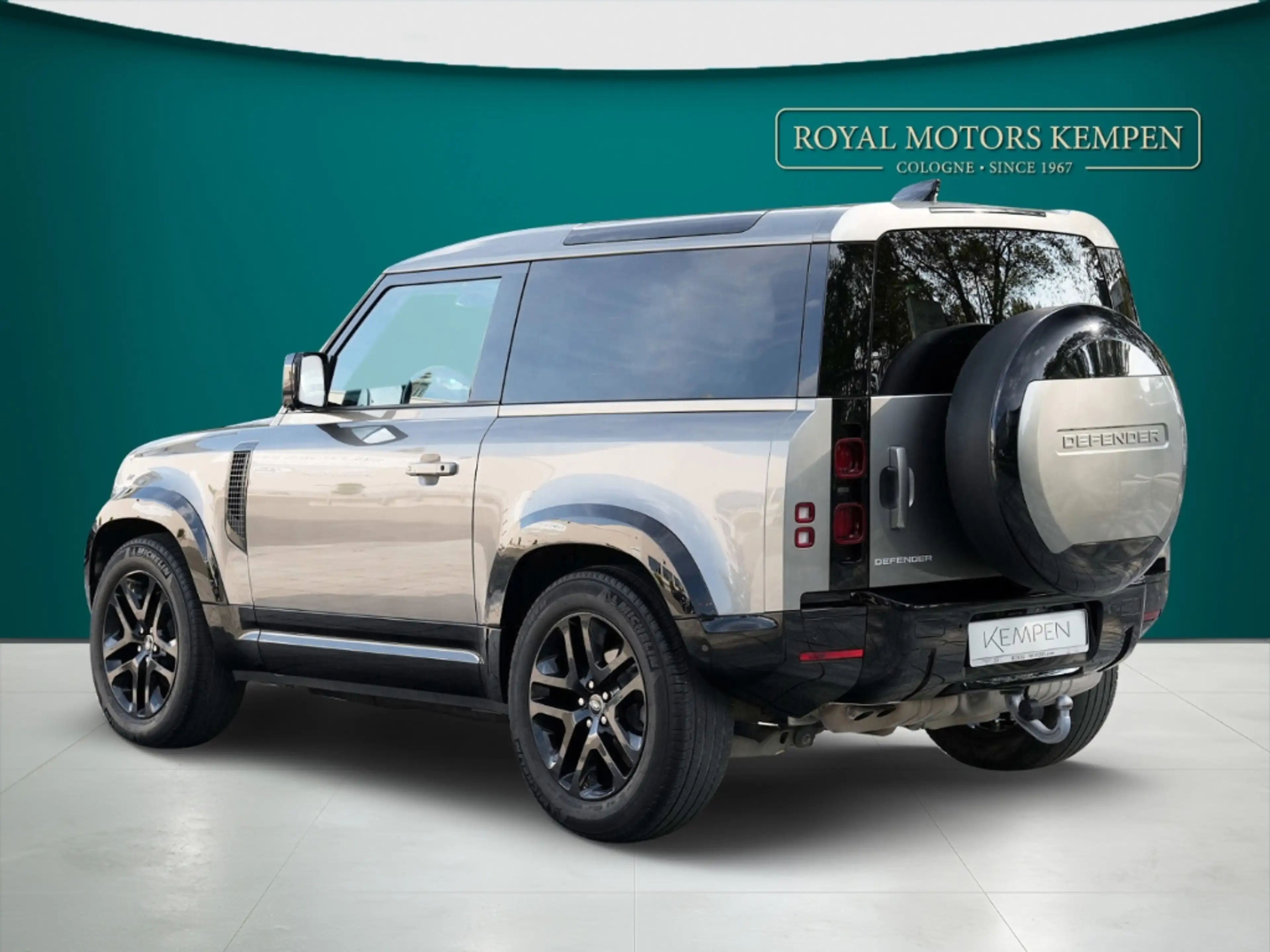Land Rover Defender D250 90 XS Edition AWD Matrix LED Pano AHK — photo 6