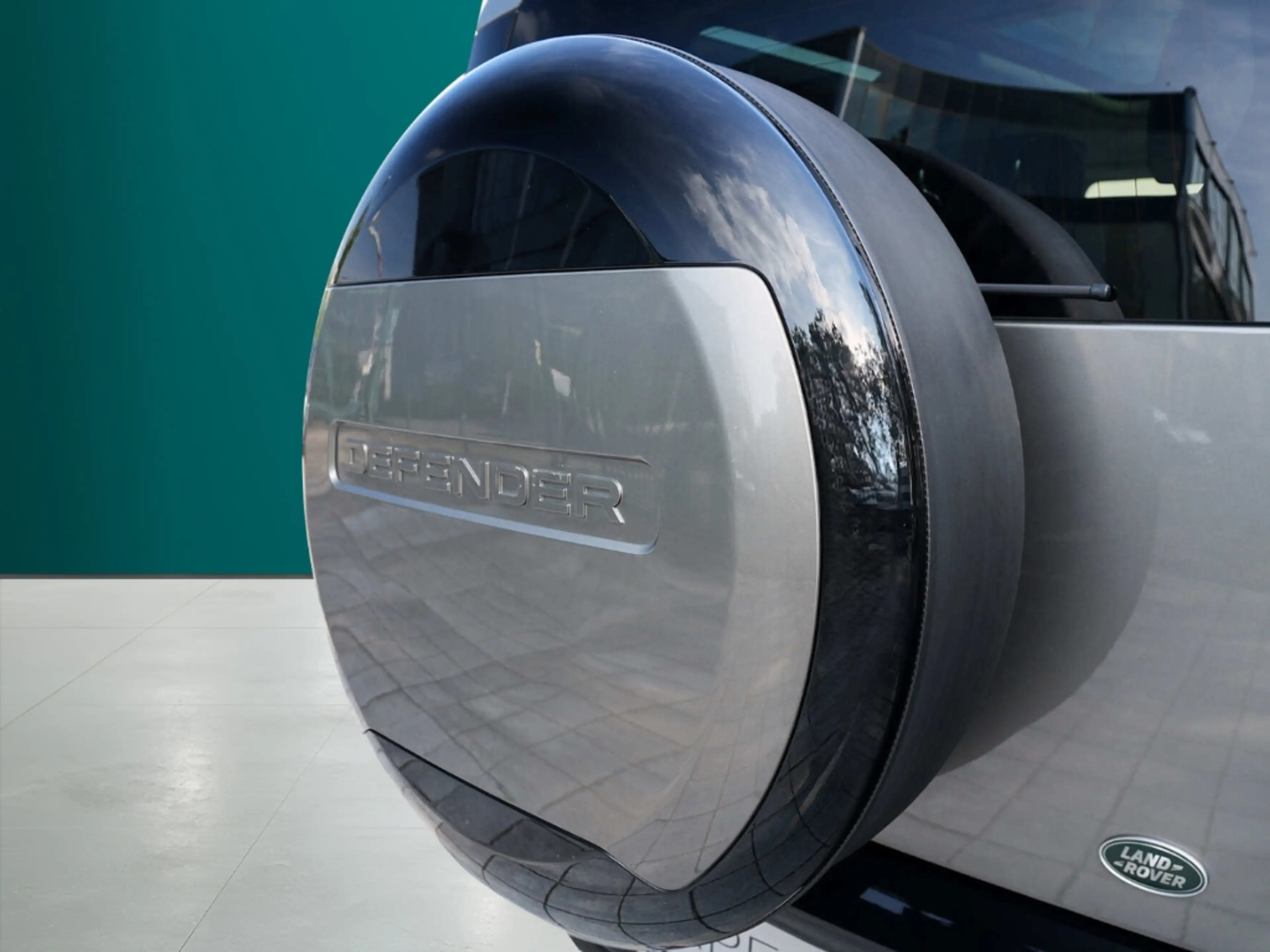 Land Rover Defender D250 90 XS Edition AWD Matrix LED Pano AHK — photo 14