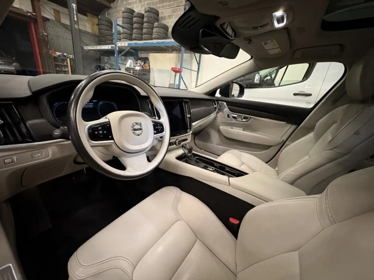 Volvo V90 Cross Country снимка Volvo V90 Cross Country