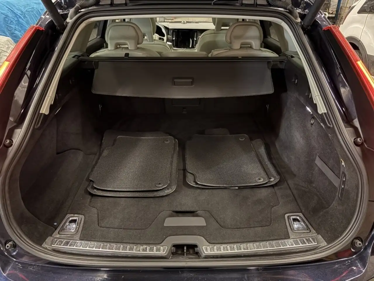Volvo V90 Cross Country снимка Volvo V90 Cross Country