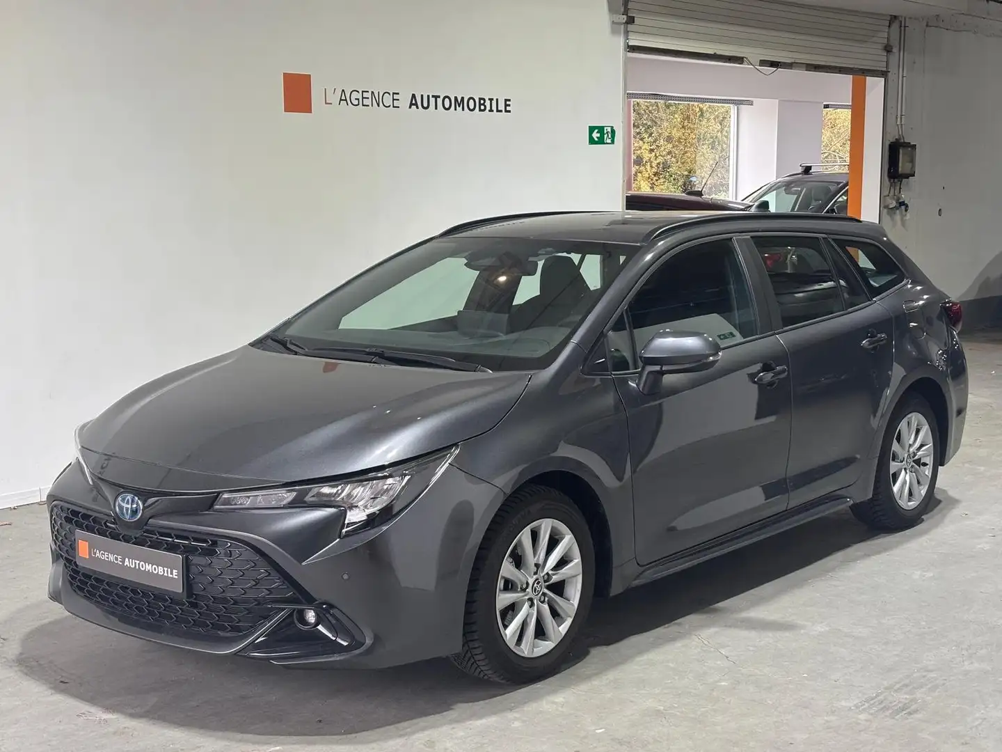 Toyota Corolla TVA DEDUCTIBLE - Garantie Toyota 2035 Grau - 2