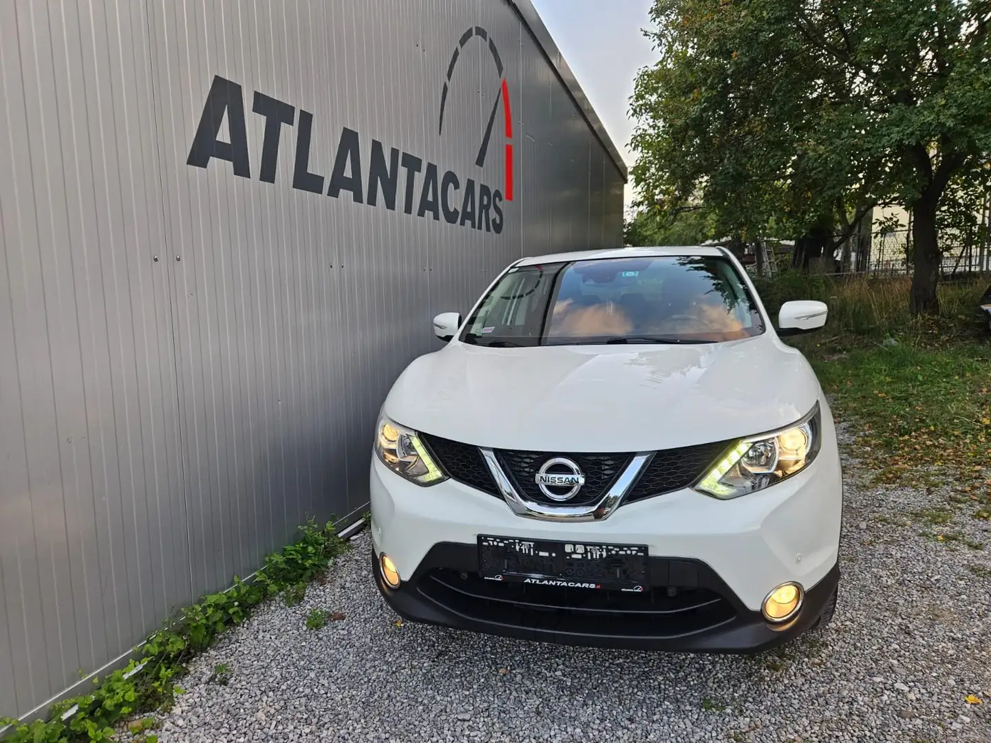 Nissan Qashqai 1,6 dCi Acenta ALL-MODE 4x4i Weiß - 2