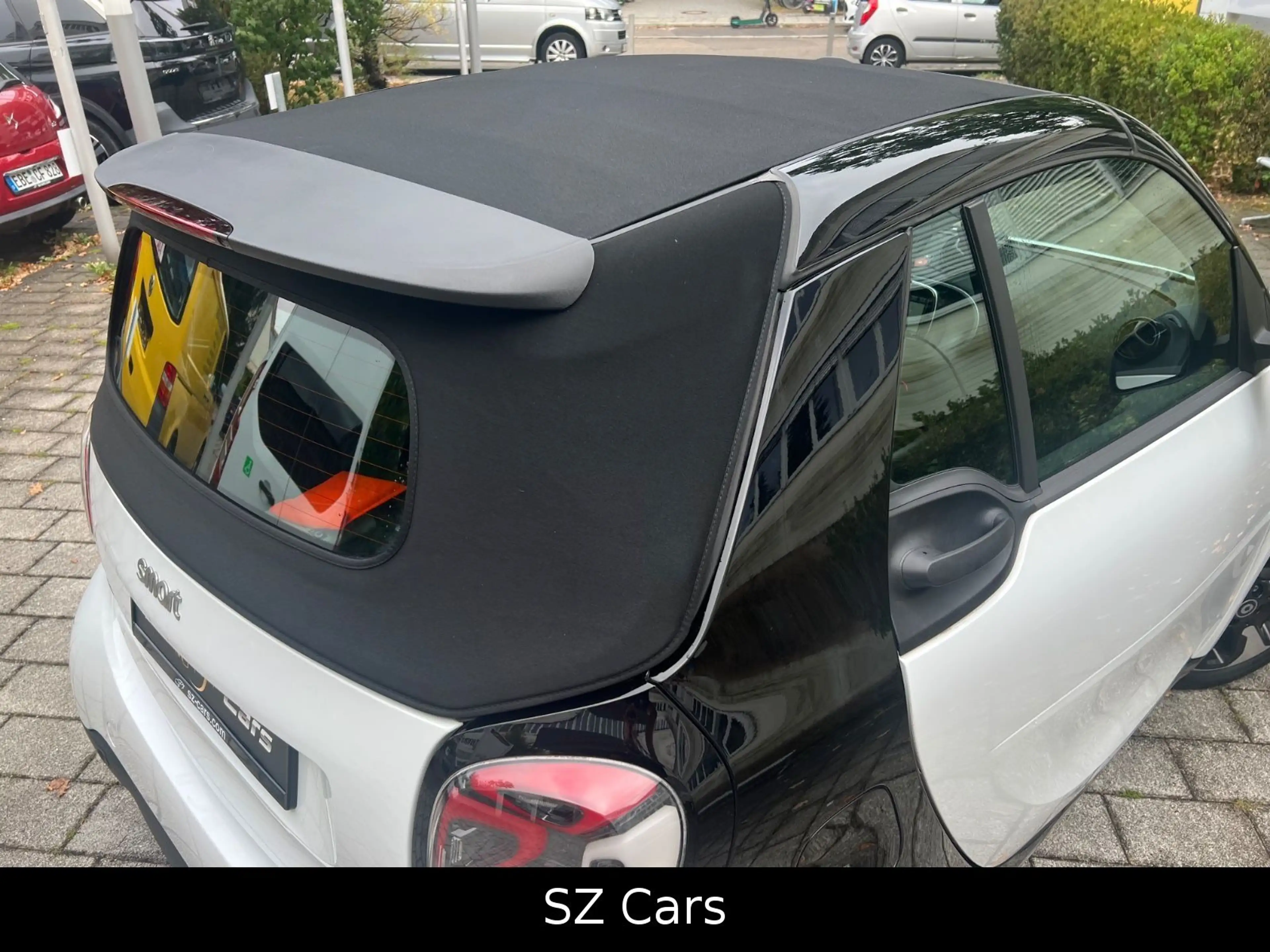 smart forTwo Cabrio electric drive / EQ SHZ NAVI KAM — photo 11