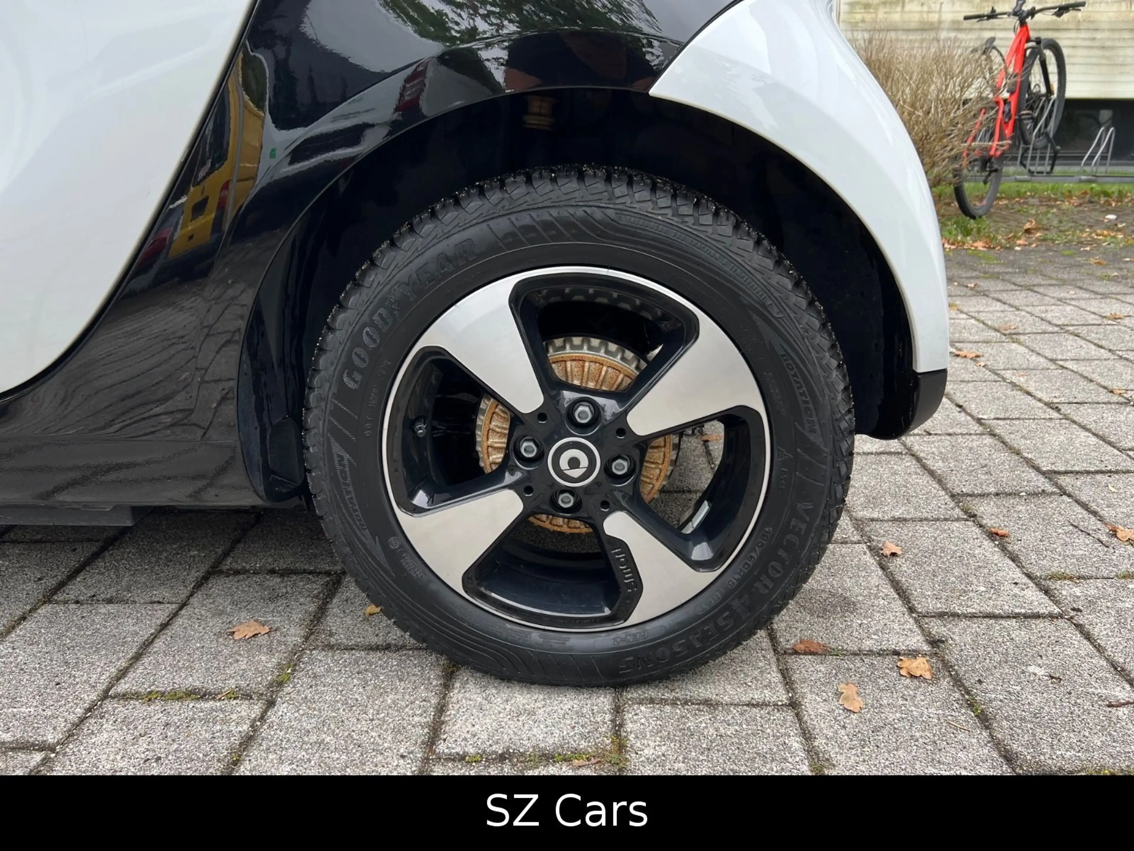 smart forTwo Cabrio electric drive / EQ SHZ NAVI KAM — photo 14