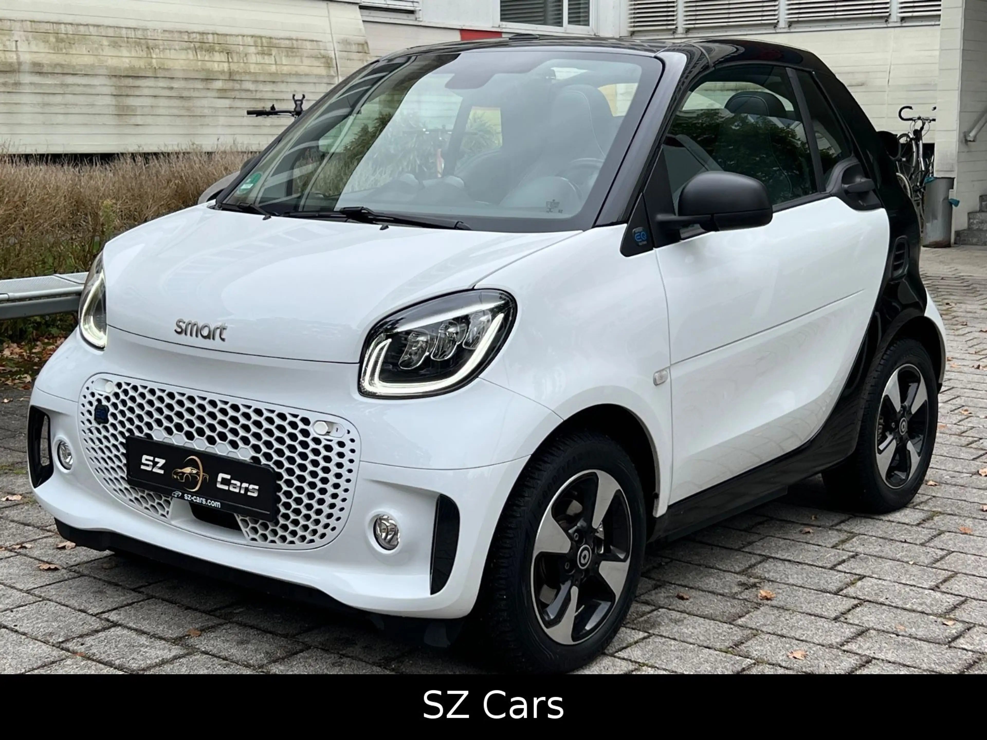 smart forTwo Cabrio electric drive / EQ SHZ NAVI KAM — photo 10