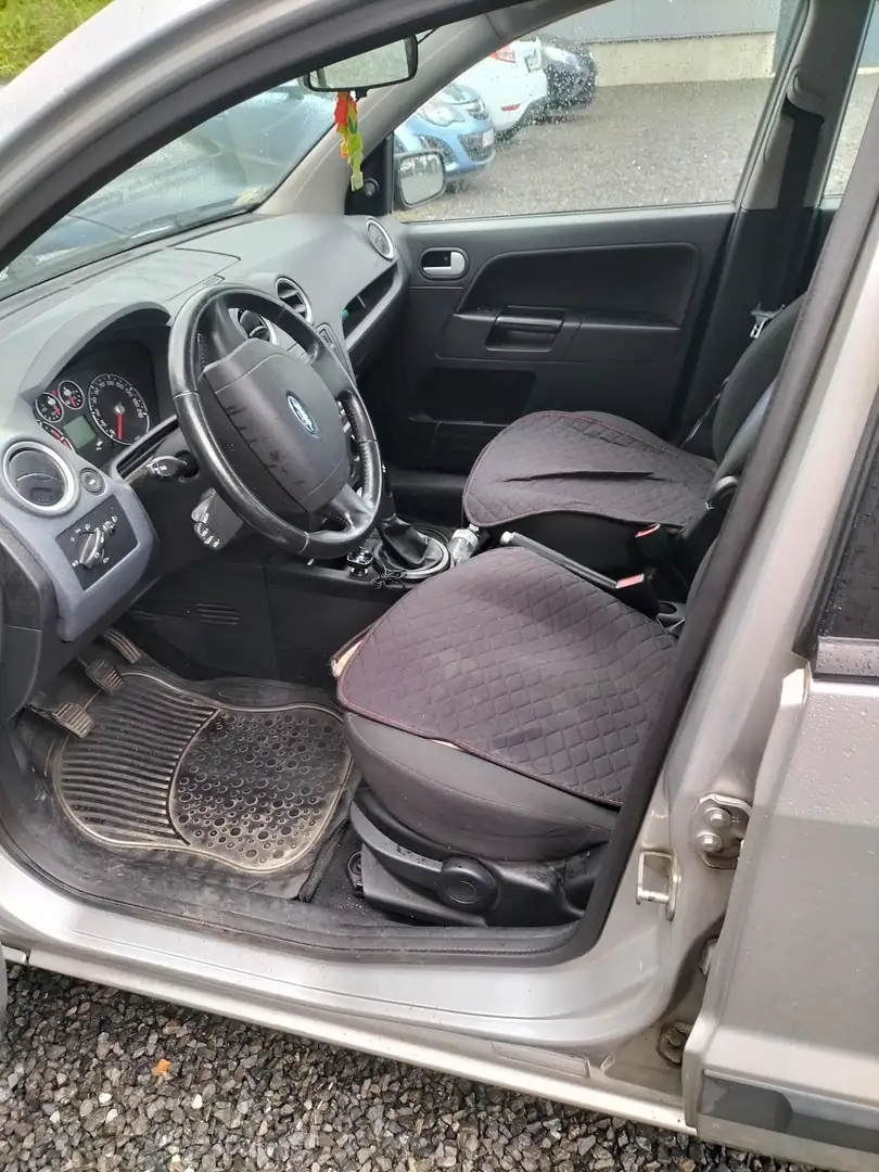 Ford Fusion 1.6 TDCi  téléphone 0496482724 - 1