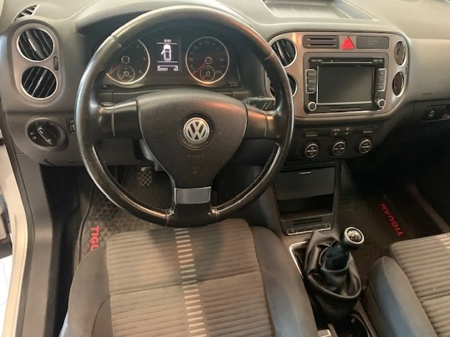 Volkswagen Tiguan Tiguan I 2007 2.0 tdi Sport Grigio - 2