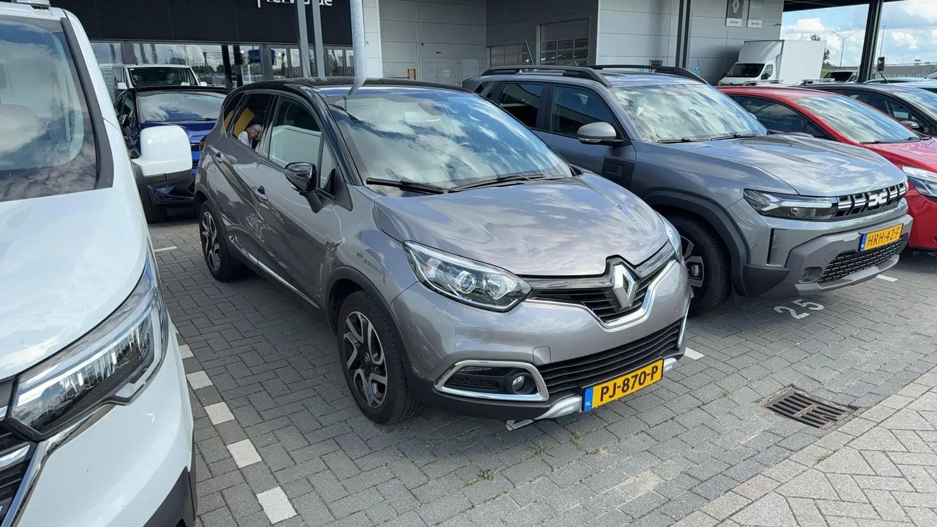Renault Captur ENERGY TCe 120 EDC Xmod | AUTOMAAT | Stoelverw. | Grijs - 2