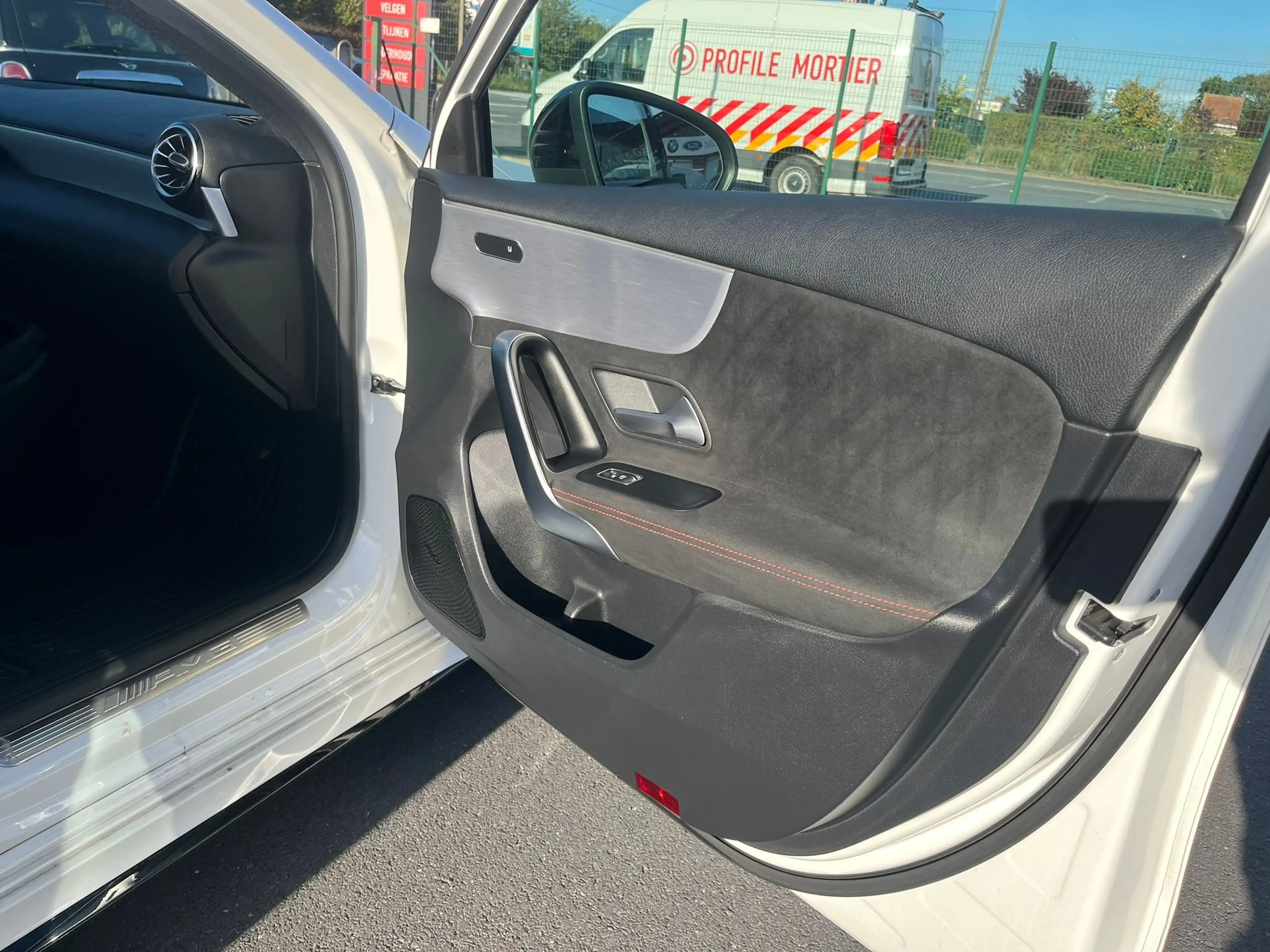 Mercedes-Benz A 35 AMG AMG A 35 4Matic AMG Speedshift DCT 7G — photo 13