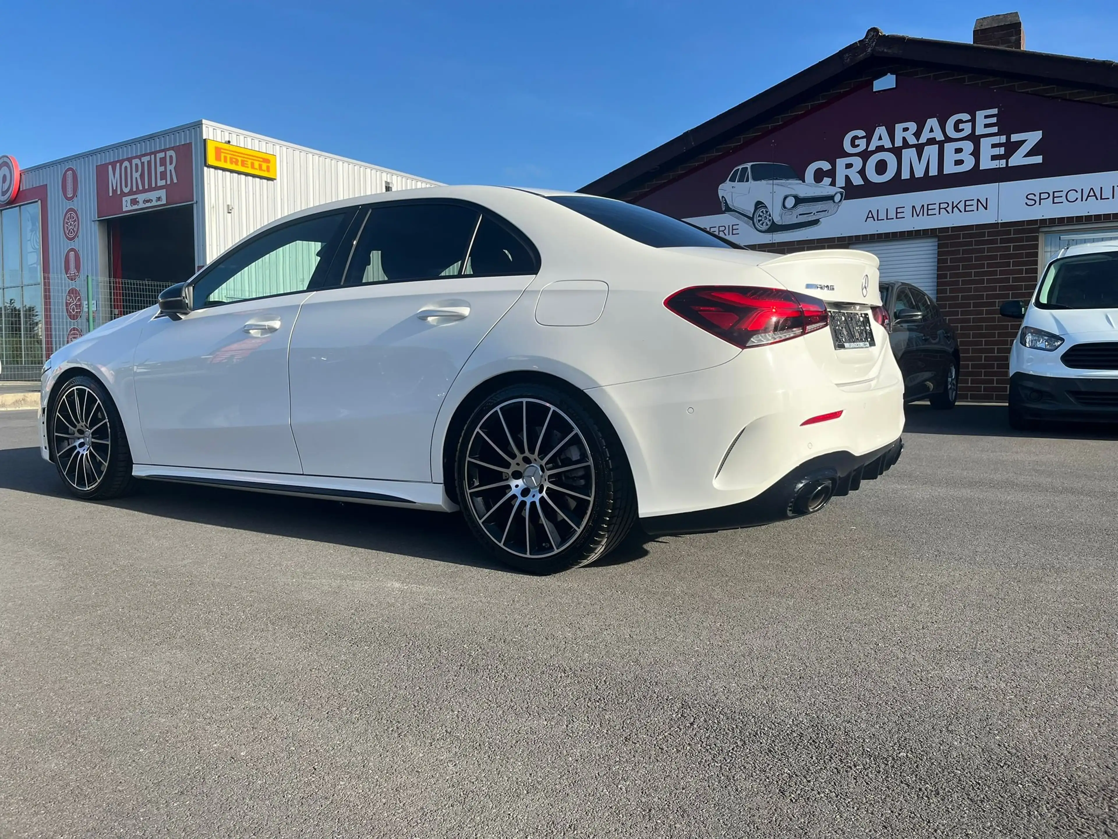 Mercedes-Benz A 35 AMG AMG A 35 4Matic AMG Speedshift DCT 7G — photo 4