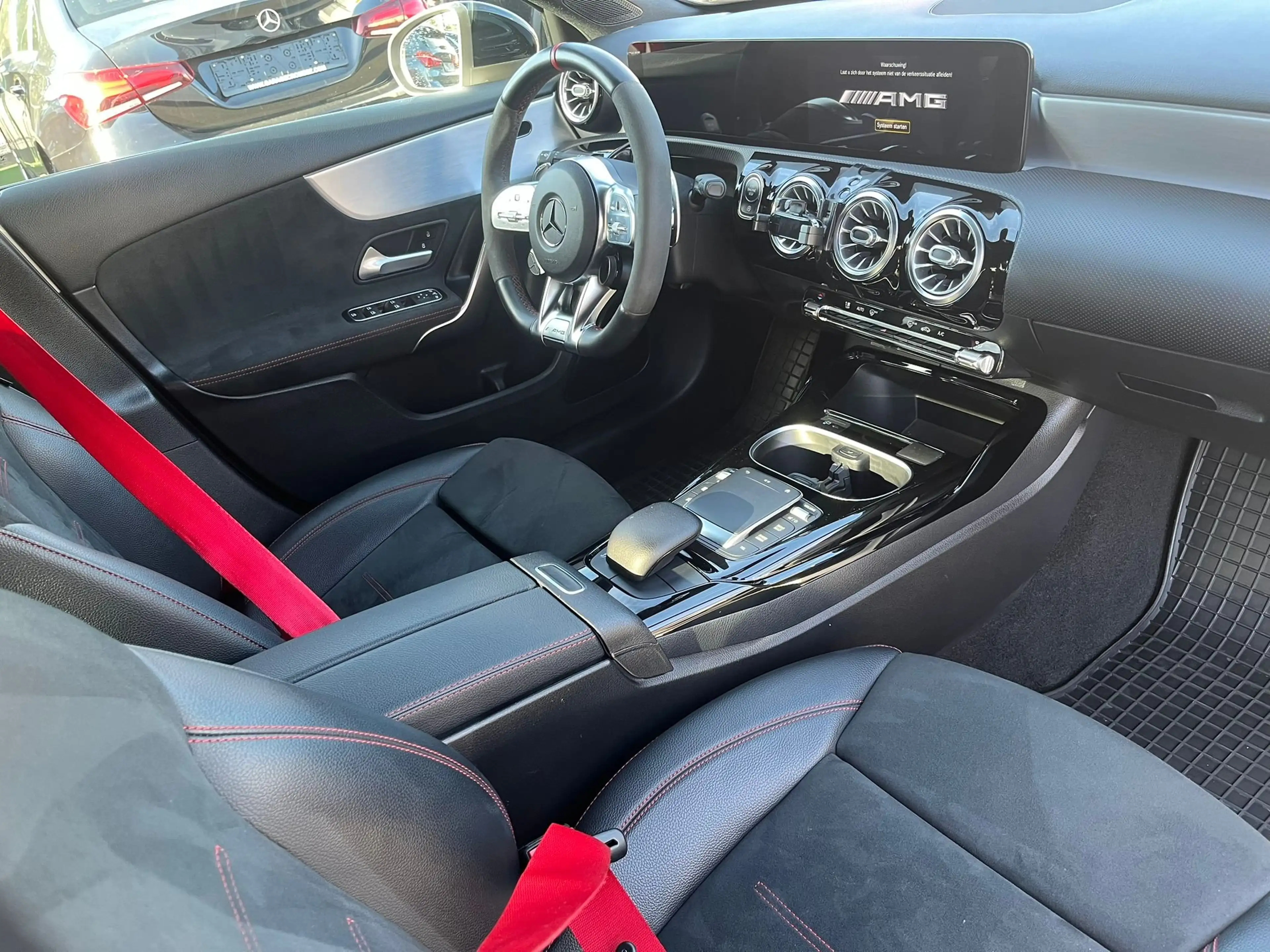 Mercedes-Benz A 35 AMG AMG A 35 4Matic AMG Speedshift DCT 7G — photo 14