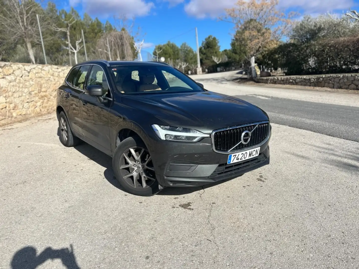 Volvo XC60 D4 Momentum AWD Aut. Marrón - 2