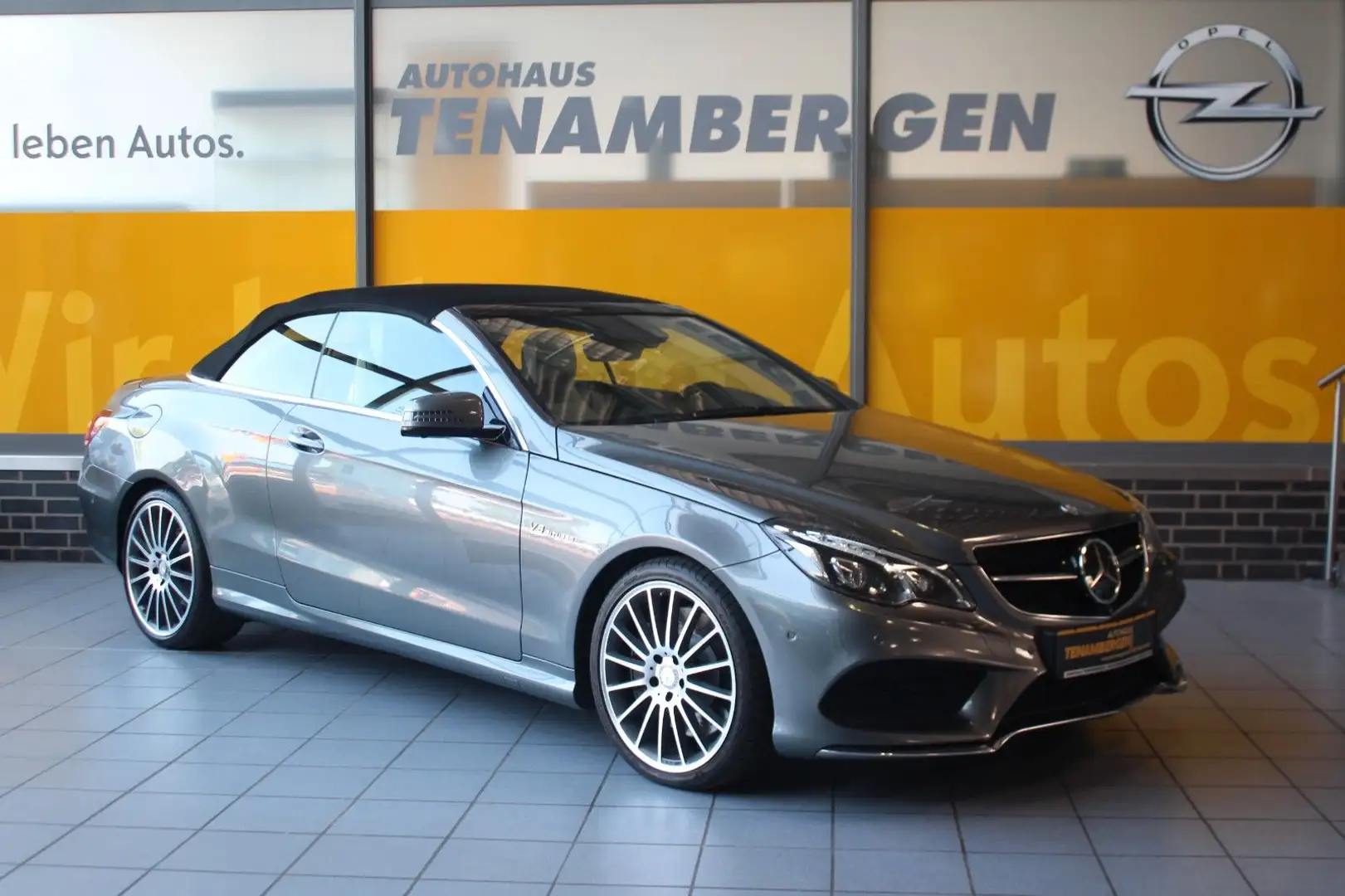 Mercedes-Benz E 500 Cabrio AMG Leder Memory Kamera LED DAB ACC Šedá - 1
