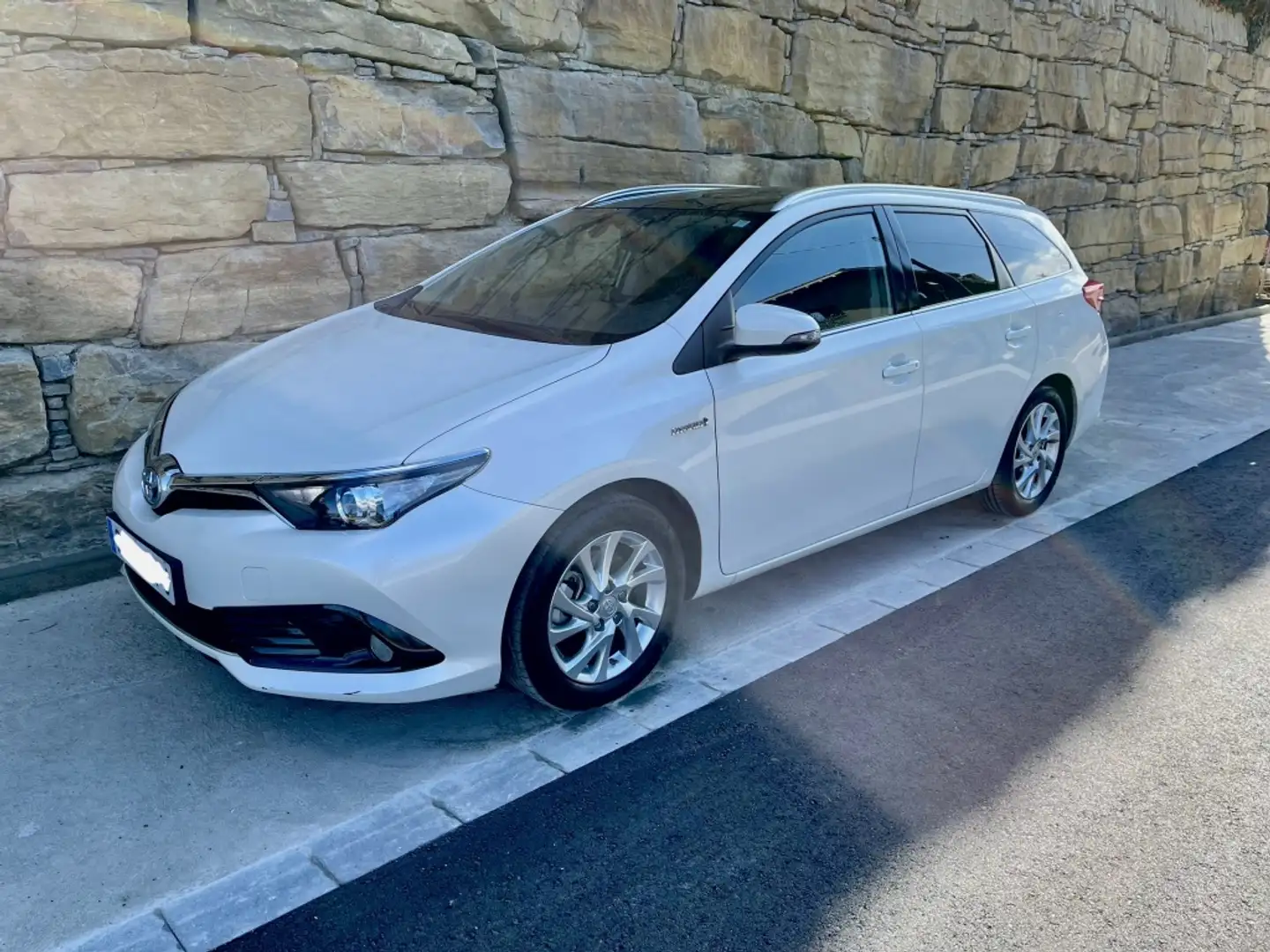 Toyota Auris hybrid 140H Active Business Plus Blanco - 2