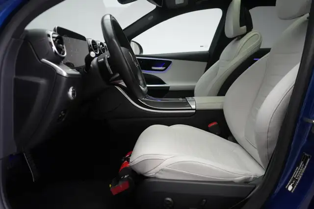 Mercedes-Benz C-Class view 8
