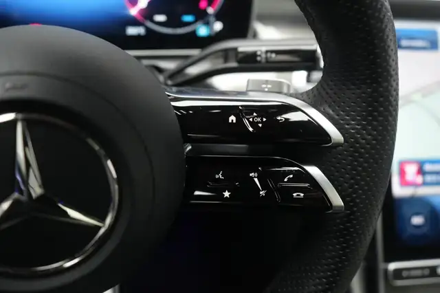 Mercedes-Benz C-Class view 14