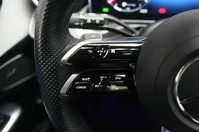 Mercedes-Benz C-Class view 15