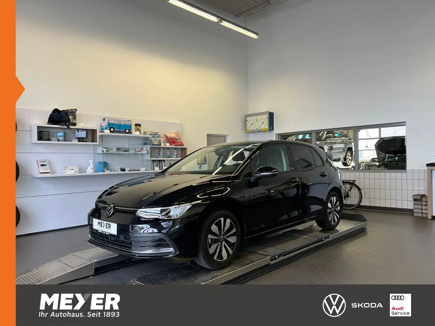 Volkswagen Golf VIII MOVE 1.5 eTSI DSG *AHK, LED,Navi, 16'-LM* Black - 1