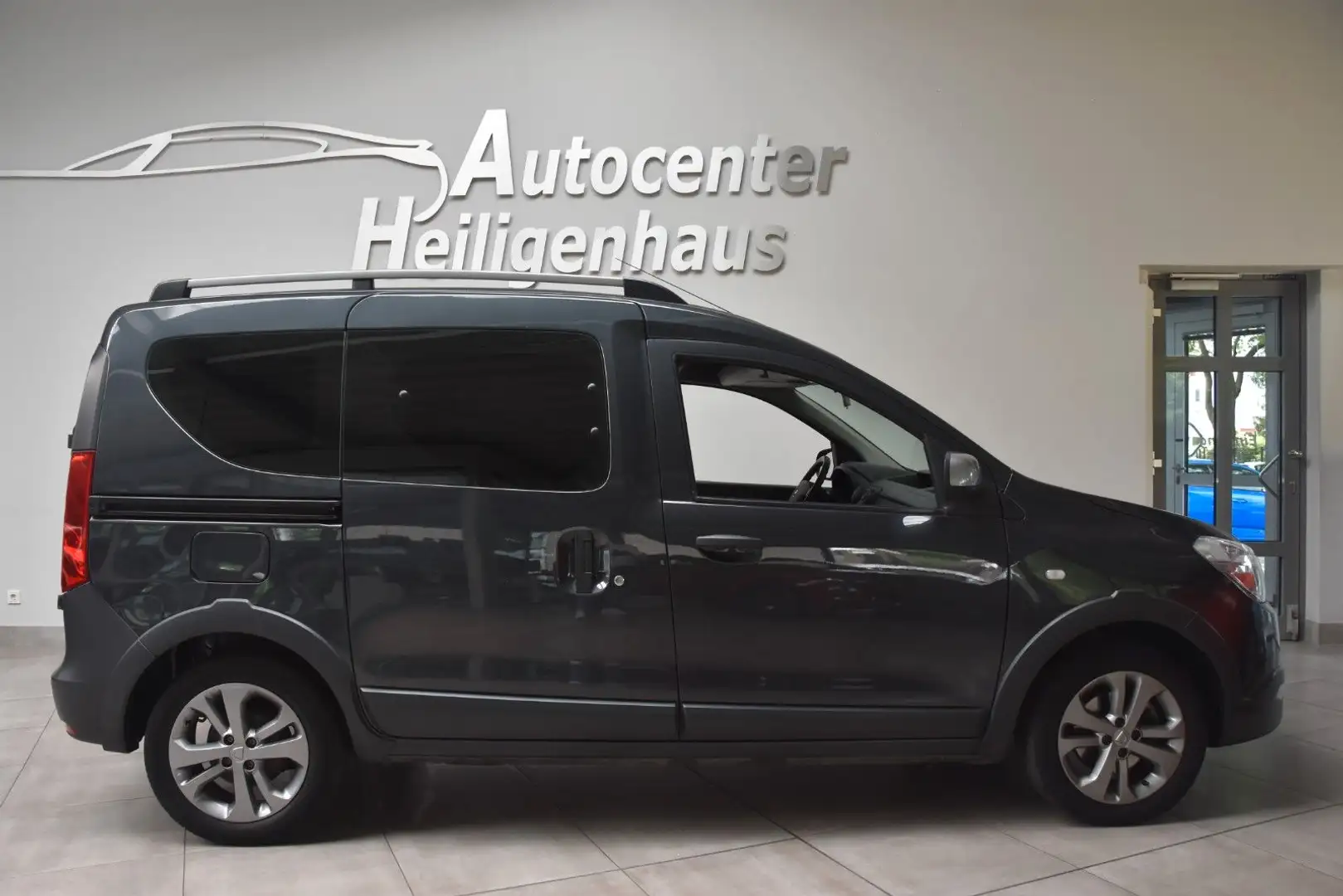 Dacia Dokker Stepway 1.2 Navi Klima Sitzheiz PDC AHK Grau - 2