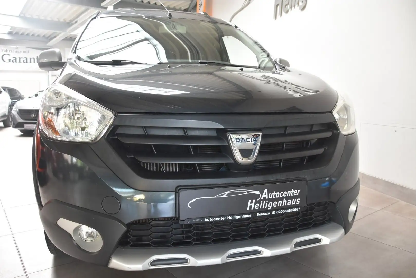 Dacia Dokker Stepway 1.2 Navi Klima Sitzheiz PDC AHK Grau - 1