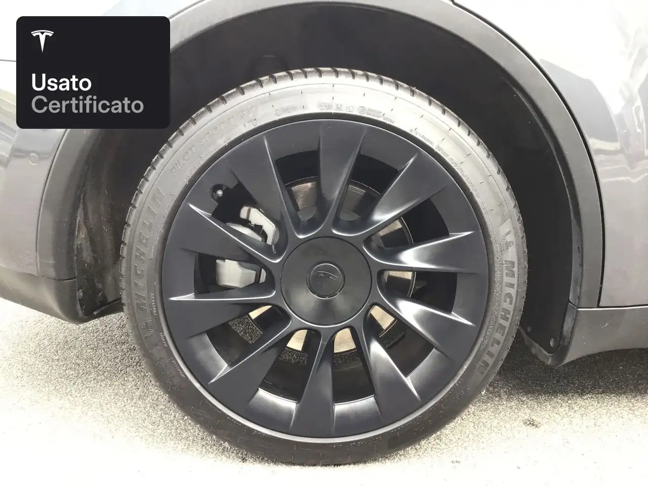2022 Tesla Model Y Long Range AWD, photograph 10