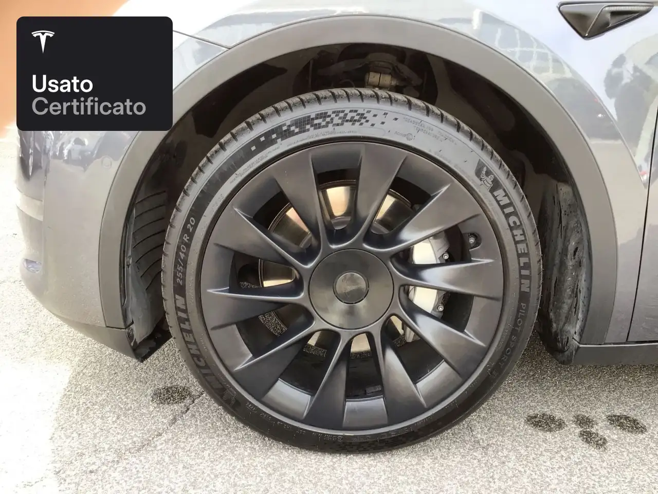 2022 Tesla Model Y Long Range AWD, photograph 5