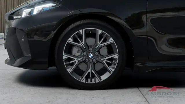BMW 1 Series view 8