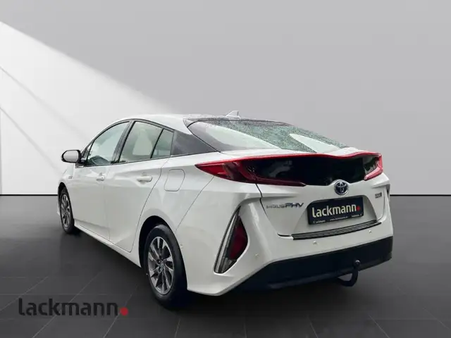 Toyota Prius view 7