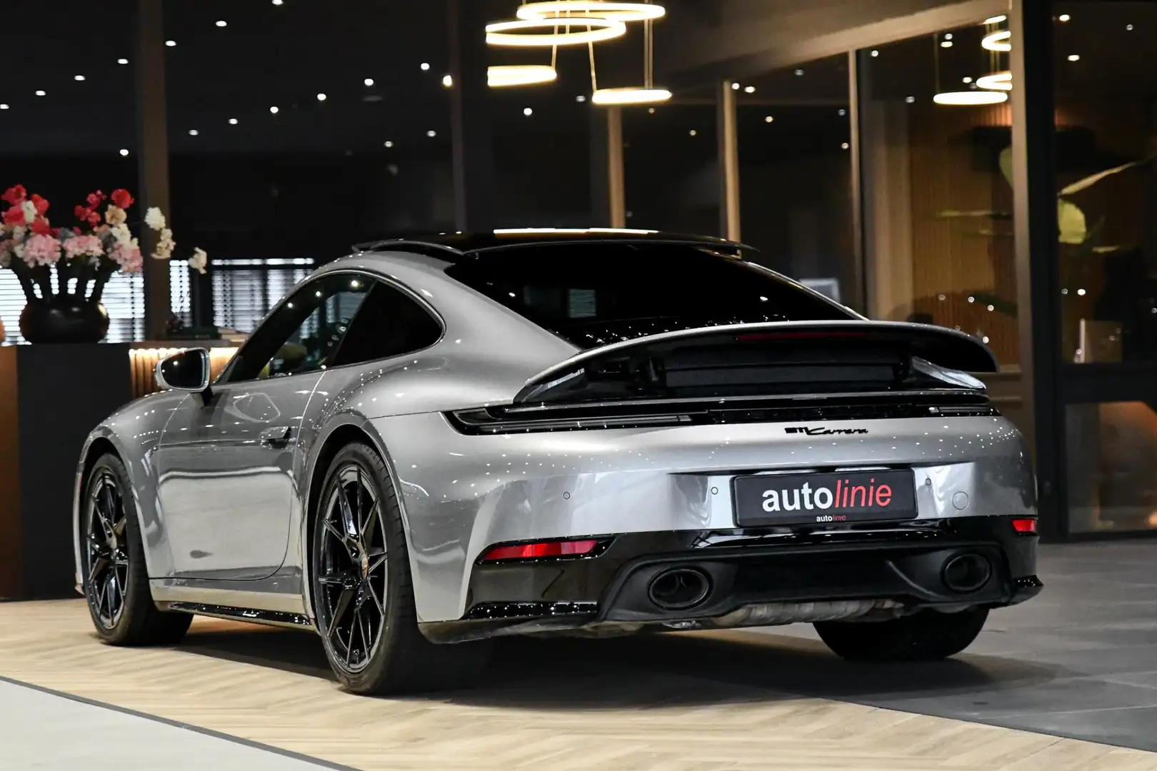 Porsche 911 3.0 Carrera MY25. BTW. Sport Design, Chrono, Lift, Plateado - 2