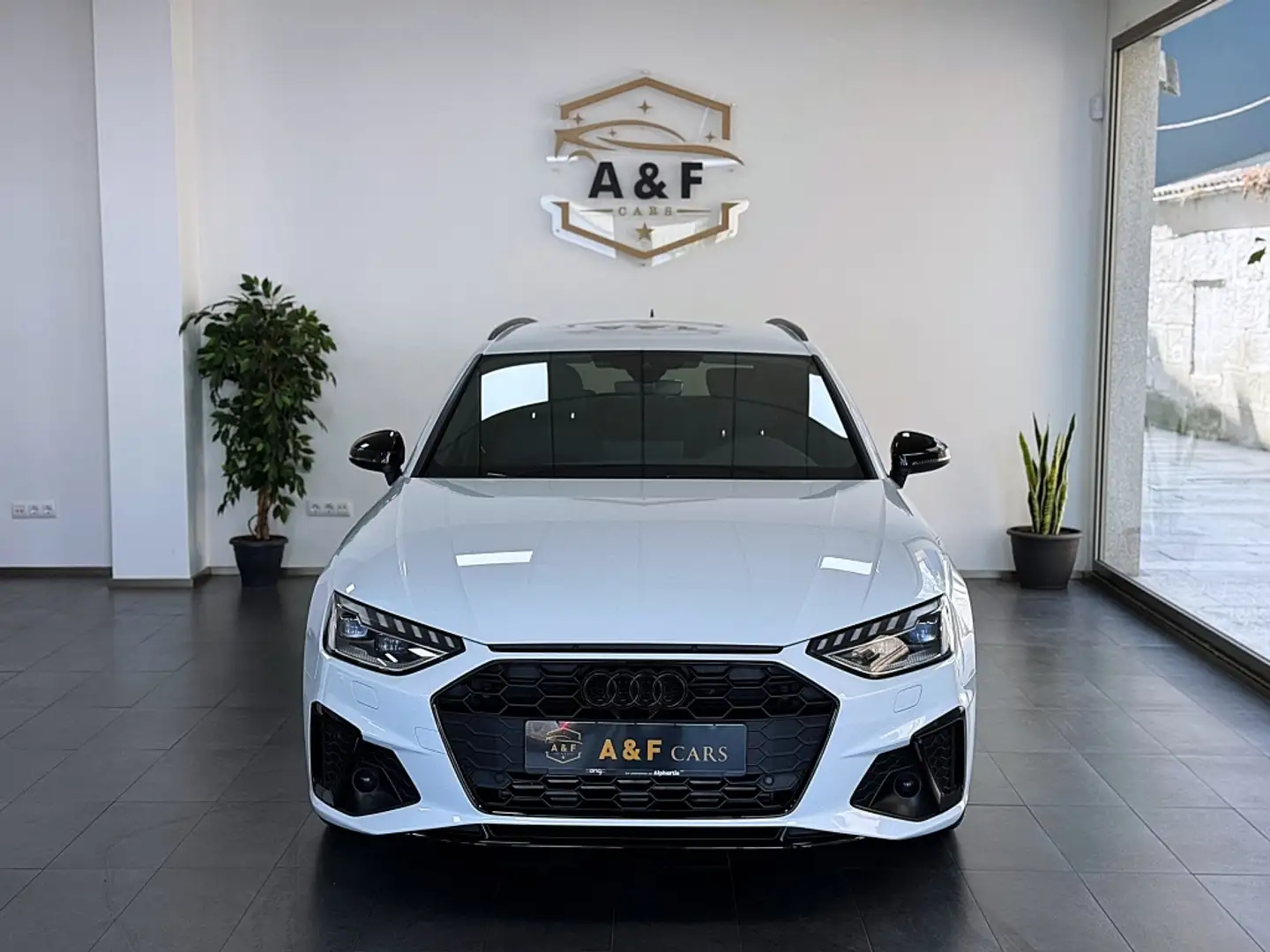 Audi A4 Avant 40 TFSI Black line S tronic 150kW Blanc - 2