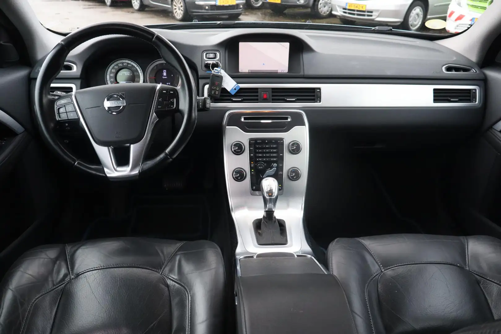 Volvo V70 2.0 D4 Summum (5 Cilinder)Navigatie, Lederen inter Blauw - 2