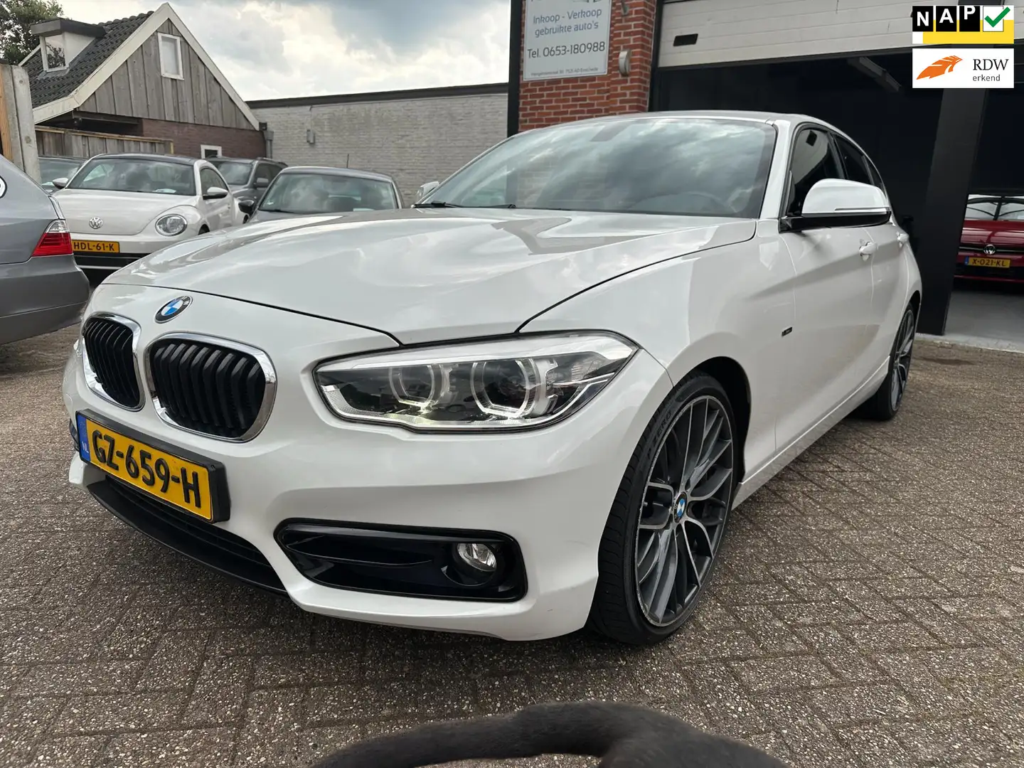 BMW 116 1-serie 116d EDE Sport NAVI-CRUISE-LEDER-PDC Wit - 1