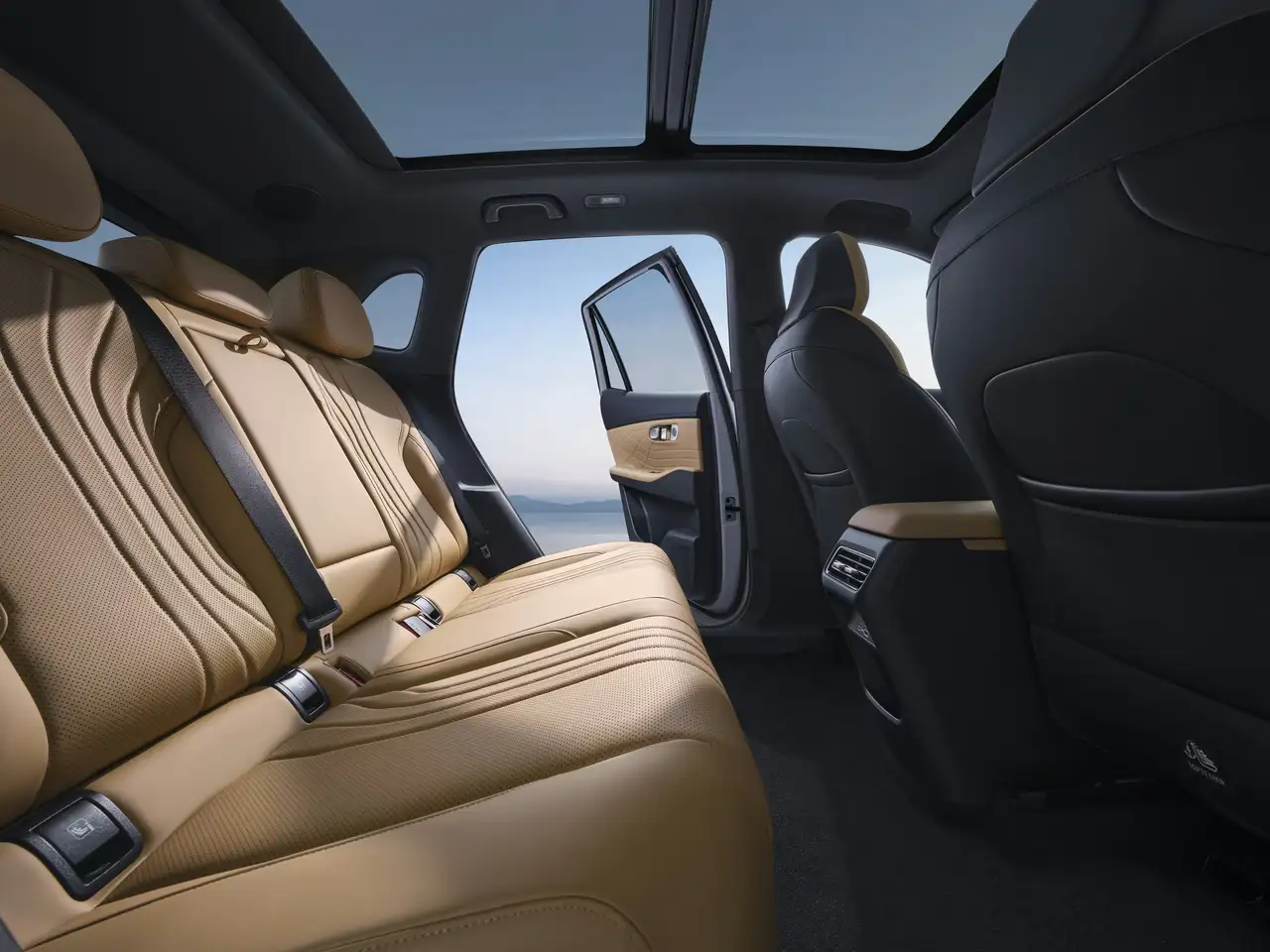 Geely Starray EM-i 2026 — фото 15